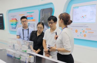 青島高新區領導來濟南參觀考察