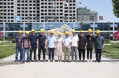 【圖片新聞】祝賀貝特公司監(jiān)理的文旅城D5地塊項(xiàng)目榮獲融創(chuàng)濟(jì)南區(qū)域監(jiān)理服務(wù)季度考核第二名，并獲得獎(jiǎng)金