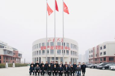 【園區(qū)新聞】“翰墨園區(qū) 文苑添香” —城陽區(qū)文聯(lián)文藝志愿者走進山東大學國際產業(yè)園
